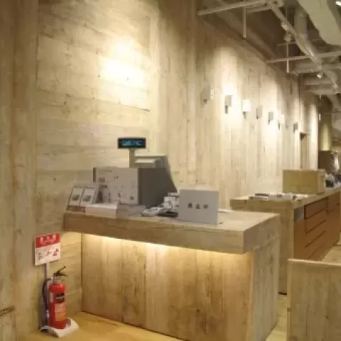 足場板サンディング加工無塗装（MUJI大阪）サムネイル